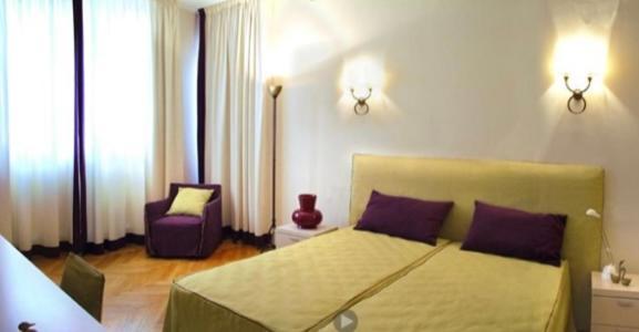 Residence Gli Angioini Srl Naples Extérieur photo