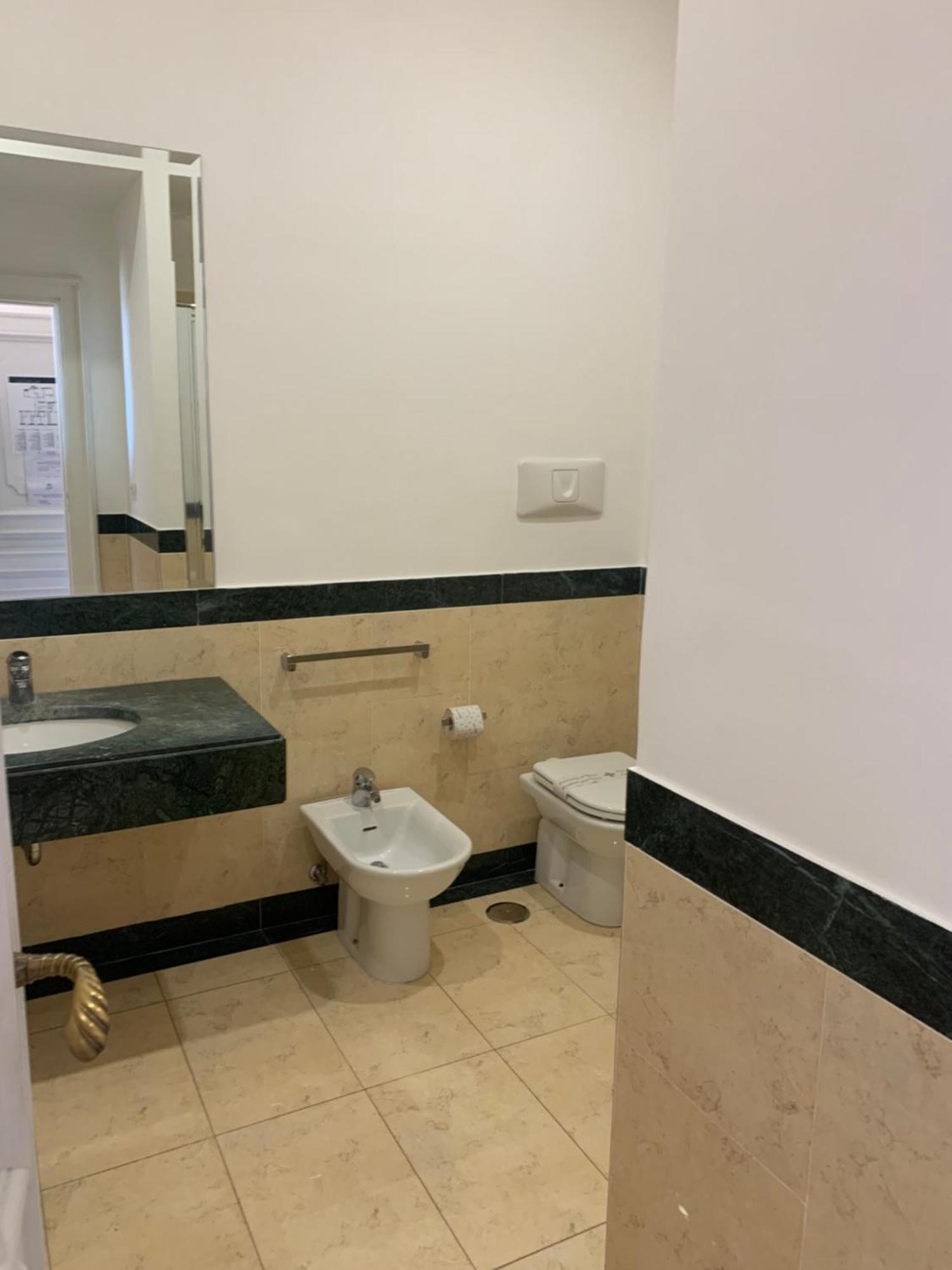 Residence Gli Angioini Srl Naples Extérieur photo