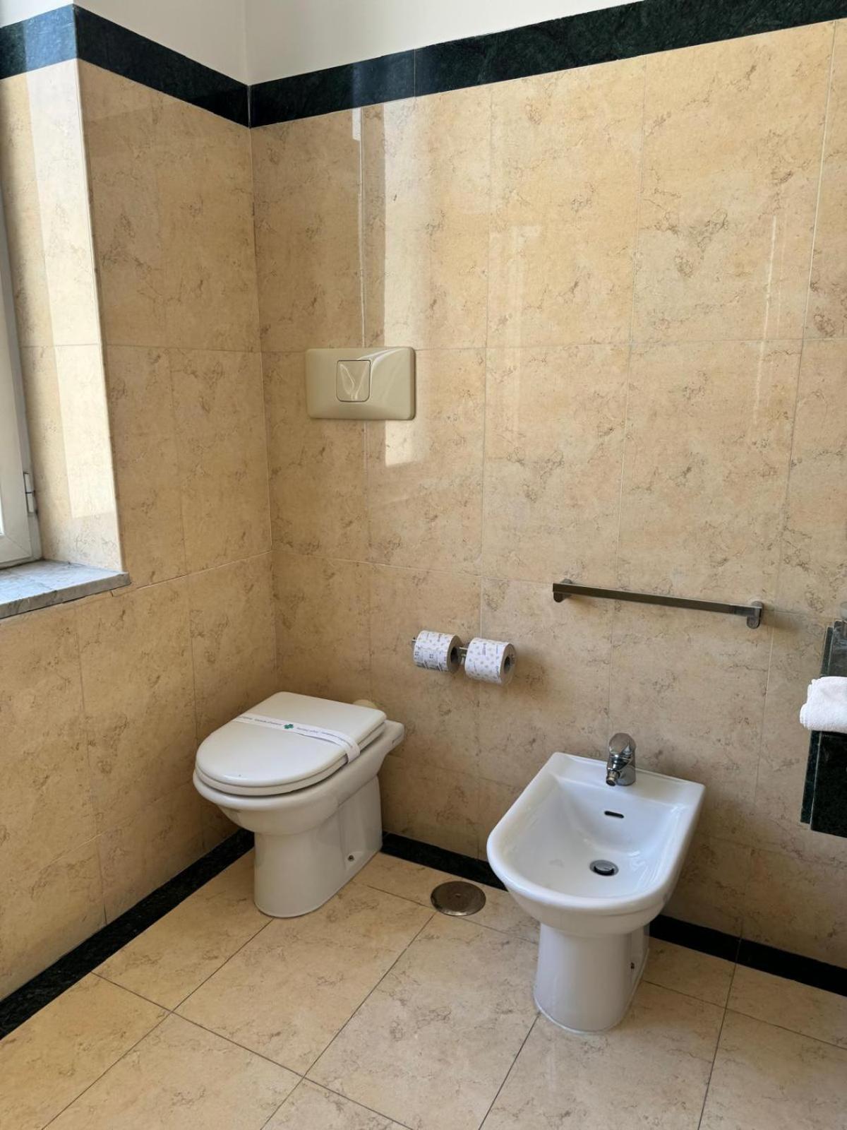 Residence Gli Angioini Srl Naples Extérieur photo